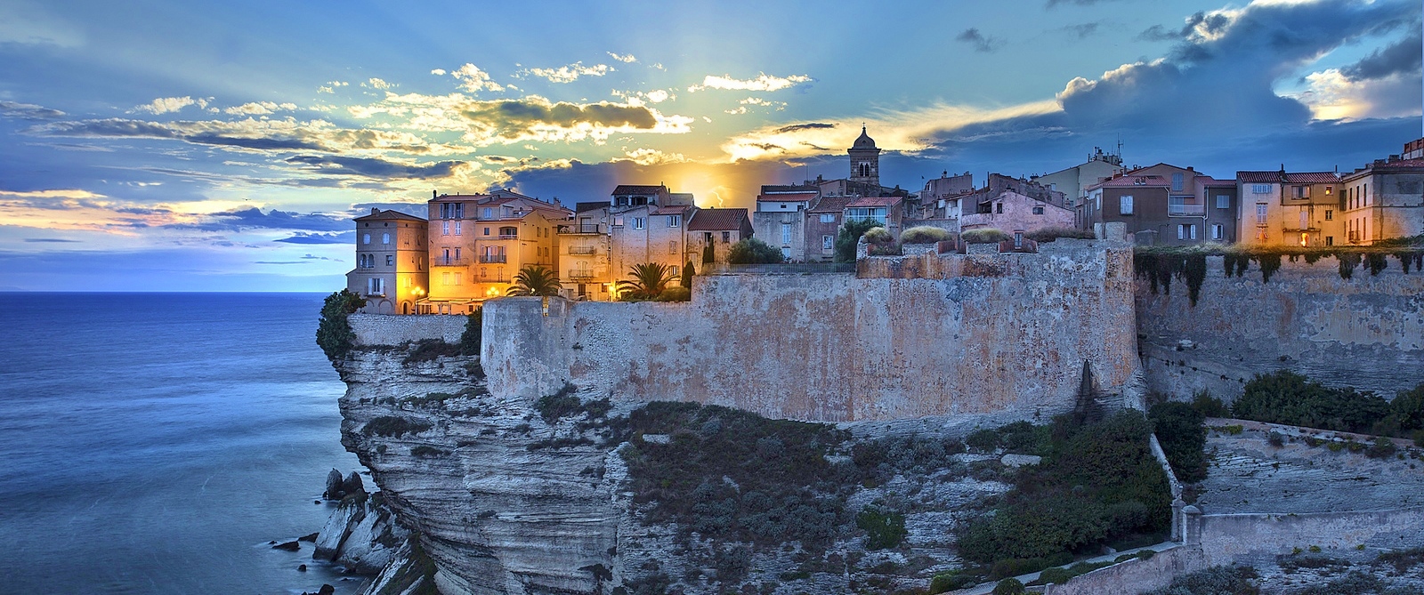 Bonifacio_sunset_1600x669_2
